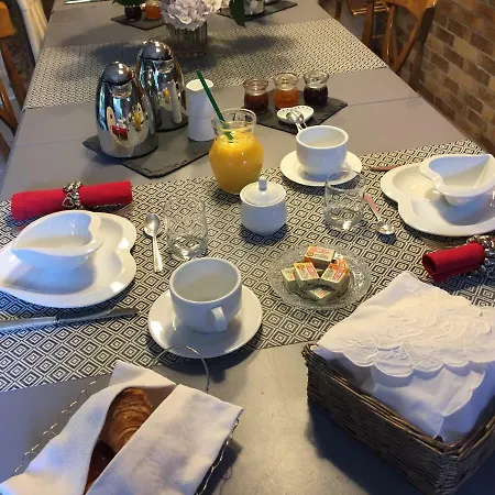 Le Moulin De La Castellerie Bed and Breakfast