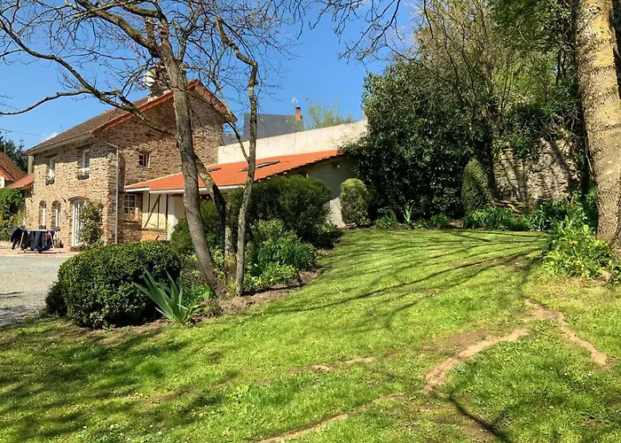 Bed & Breakfast Le Moulin De La Castellerie 3*